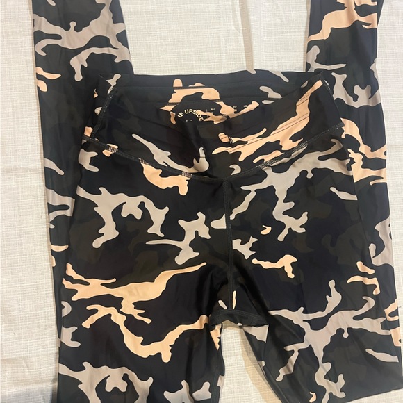 The upside legging size small - Picture 2 of 3